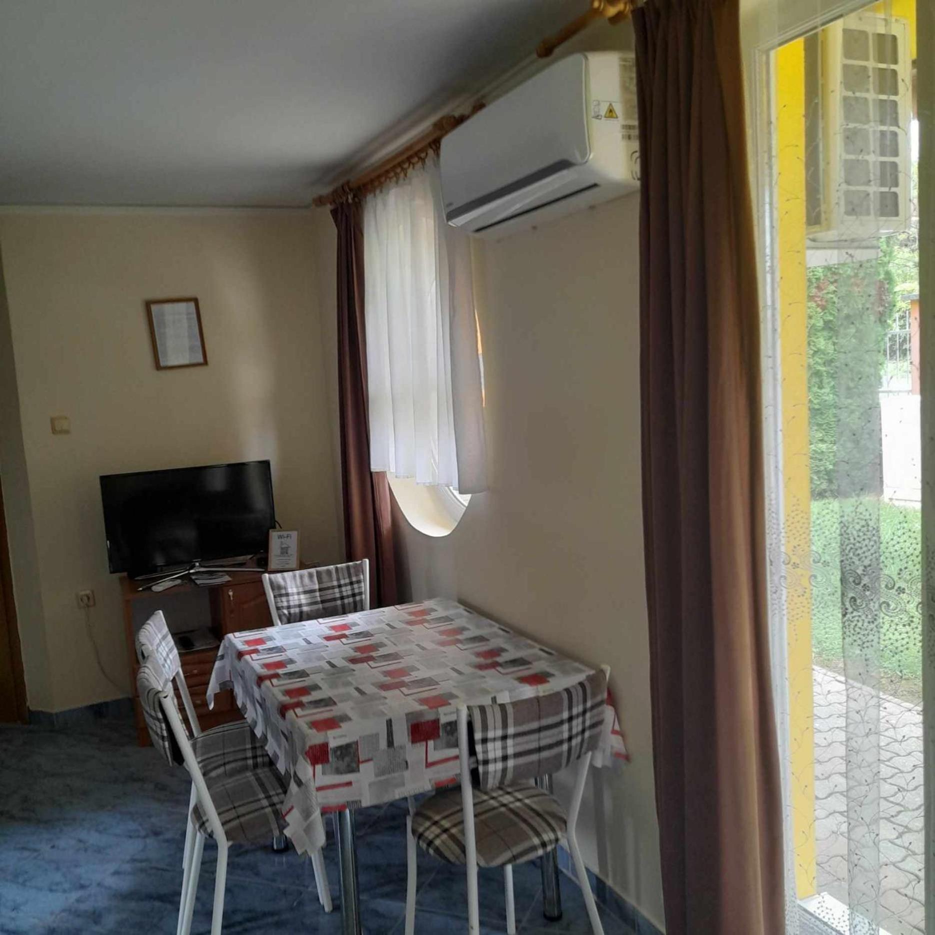 佐洛卡罗斯Berkenye Apartman公寓 客房 照片