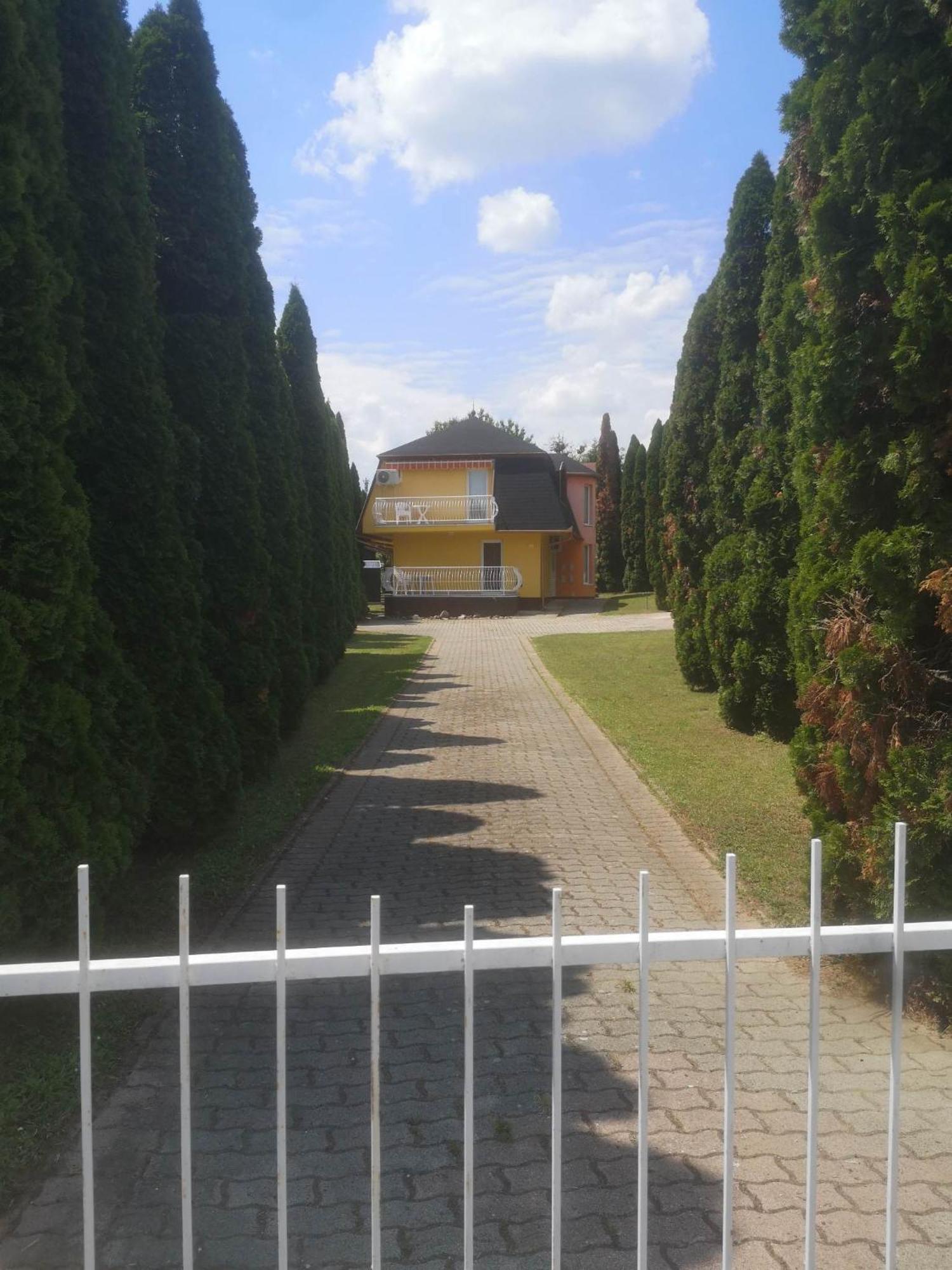 佐洛卡罗斯Berkenye Apartman公寓 外观 照片